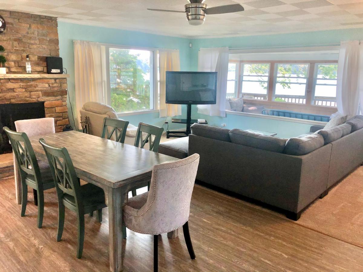 Lake Front Home Near Peek'N Peak フィンドリーレイク エクステリア 写真